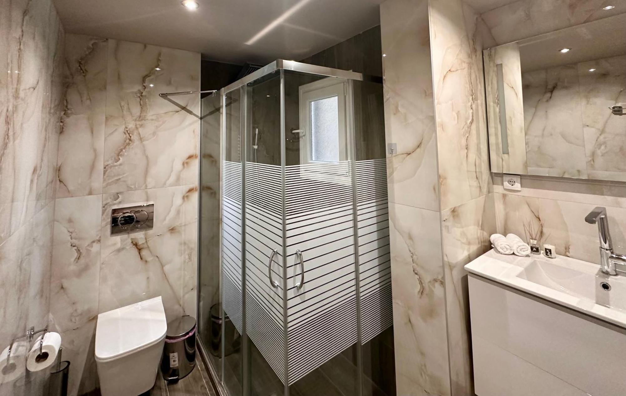 Emerald Suite Luxury Apartment In Thessaloniki Exterior photo